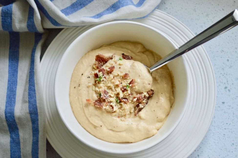 creamy vegan roasted cauliflower soup
