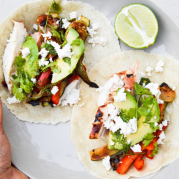 whole30 grilled chicken and veggie fajitas with jalapeno lime crema