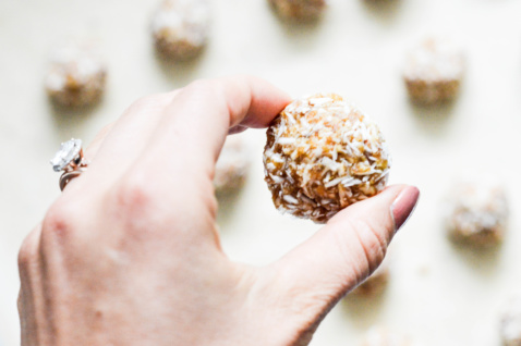 coconut cashew nutrition balls