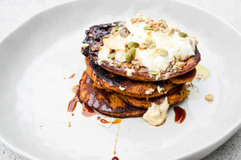 pumpkin spice paleo pancakes