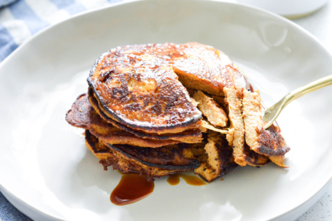 pumpkin spice paleo pancakes