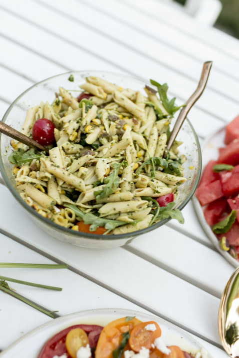 chickpea pesto pasta salad