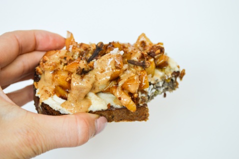 apple cinnamon crunch toast