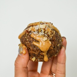 paleo pumpkin spice energy ball