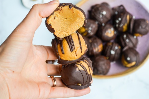 healthy dark chocolate peanut butter balls